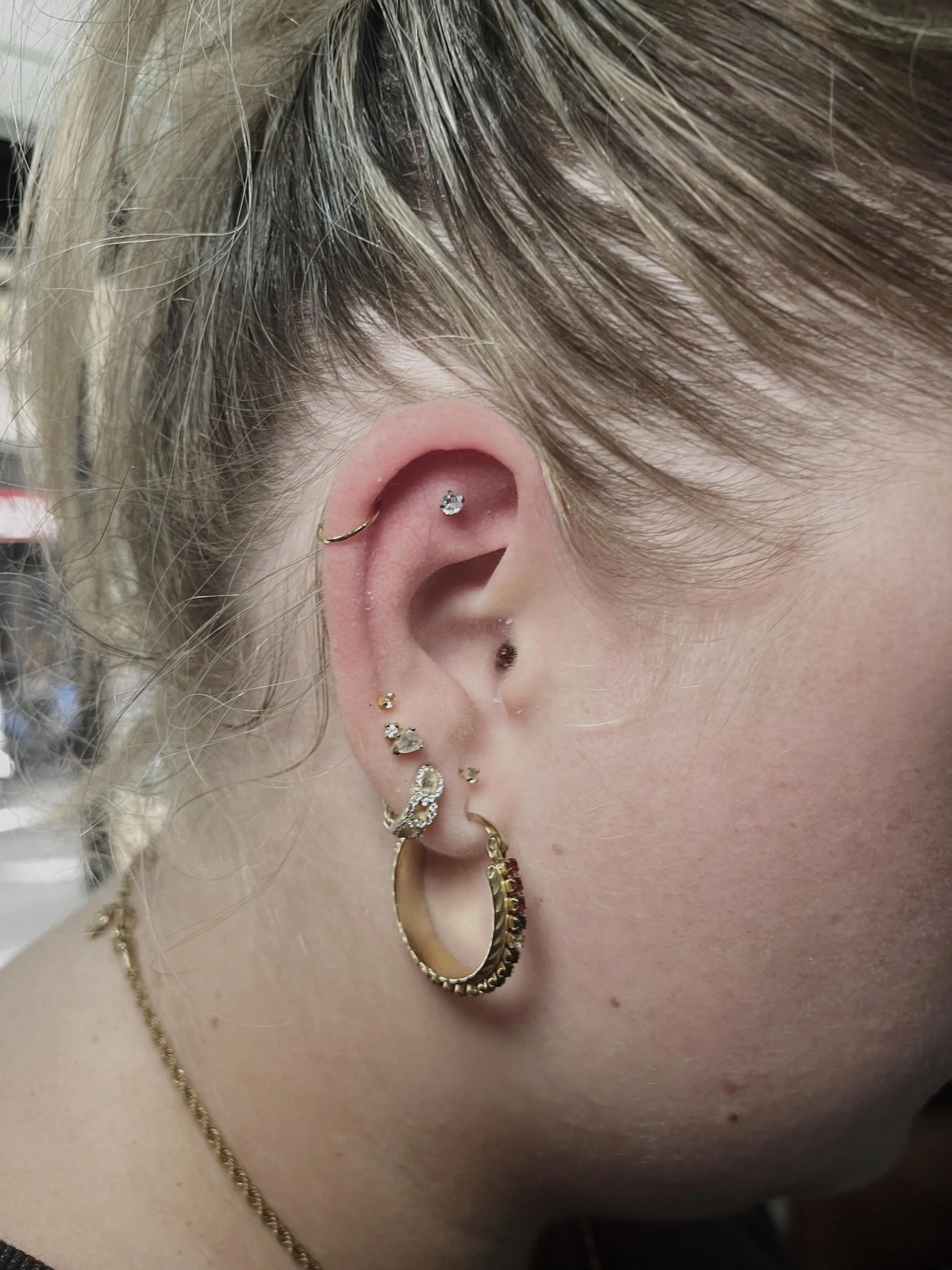 Piercing La Greka 24